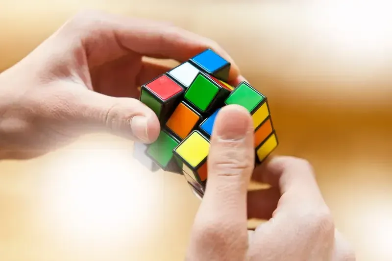 6-Year-Old Sets Rubik’s Cube World Record
