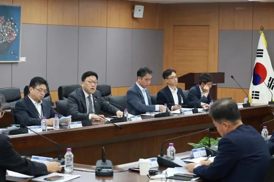 Ai-Linked Cyberattacks Hit Seven South Korean Financial Firms