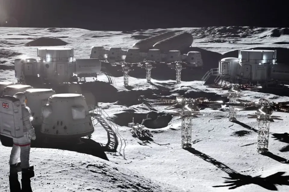 Artist's illustration of a moon base powered by Rolls-Royce microreactors. (Image credit: Rolls-Royce Holdings)