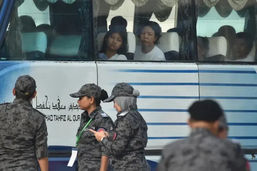 ماليزيا تبدأ في إعادة 1500 من مواطني ميانمار إلى ديارهم