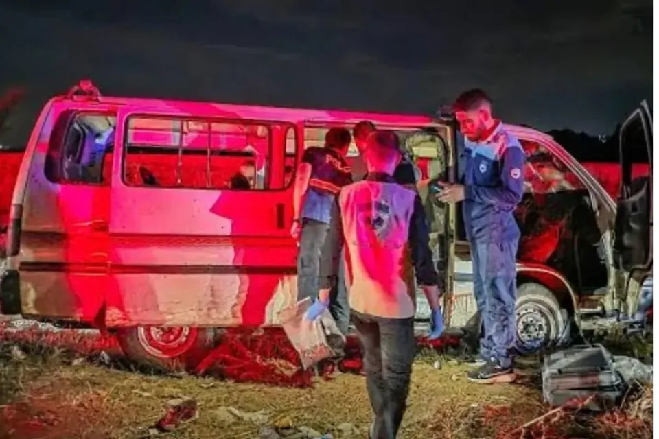 Seven killed as gunmen open fire on bus in Syria