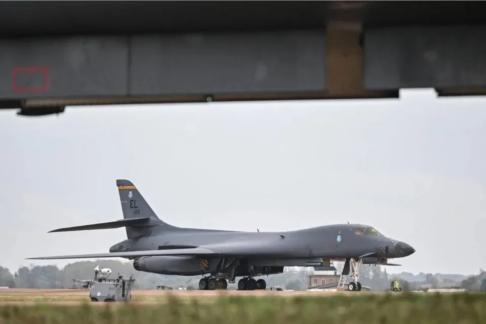 U.S withdraws all bombers from UK airbase