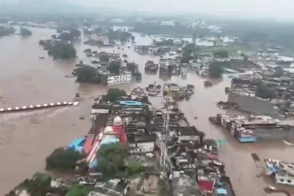 Heavy Rains Trigger Floods In India’s Uttar Pradesh, 81 Killed
