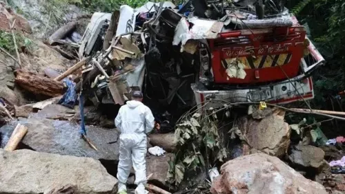مصرع 17 شخصاً وإصابة 20 آخرين في حادث مأساوي لحافلة مدرسية في كولومبيا
