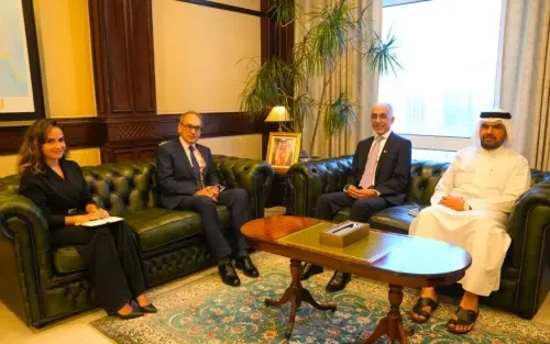 Works Minister Meets UK Envoy