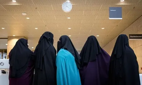 حظر ارتداء البرقع في الأماكن العامة يدخل حيز التنفيذ في هولندا