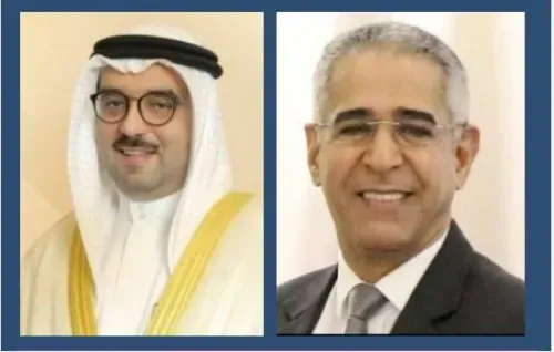 النائبان البحرينيان عبد النبي سلمان وأحمد صباح السلوم ينهيان خلافهما في البرلمان