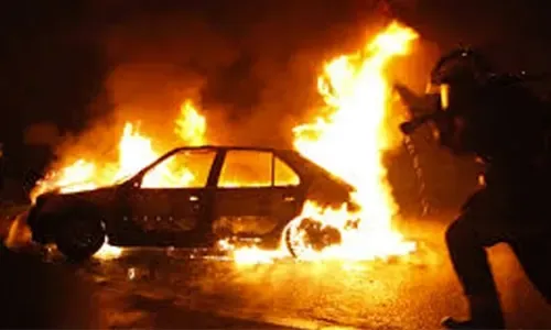 سجن شخصين لإحراقهما سيارة نائب بحريني سابق