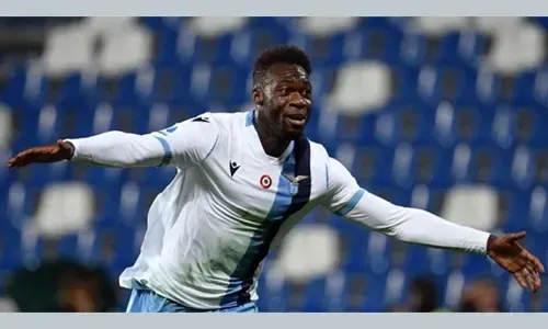 Caicedo winner keeps Lazio third, Smalling lifts Roma