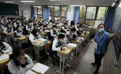 ووهان الصينية تعلن إعادة فتح جميع المدارس يوم الثلاثاء