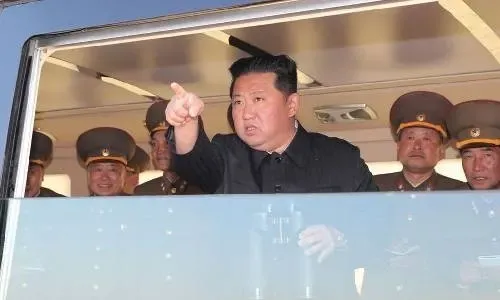 Korean leaders exchange friendly letters in rare break from tensions