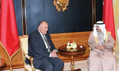رئيس الوزراء يحث على تعزيز التعاون الخليجي