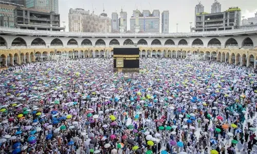 تهنئة القيادة السعودية بنجاح موسم الحج