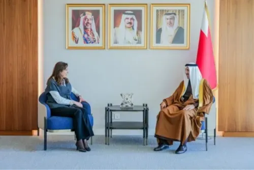 وزير المواصلات والاتصالات يبحث مع السفيرة المصرية سبل التعاون المشترك