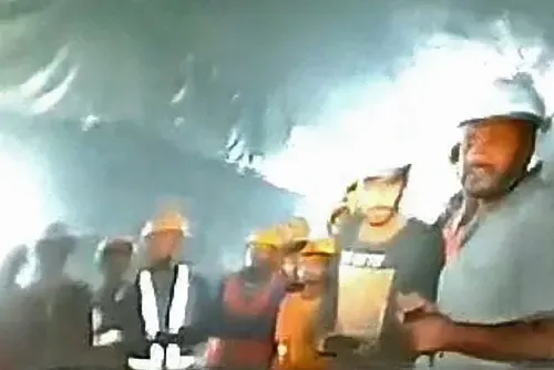 Indian workers trapped in tunnel for 10 days seen on camera