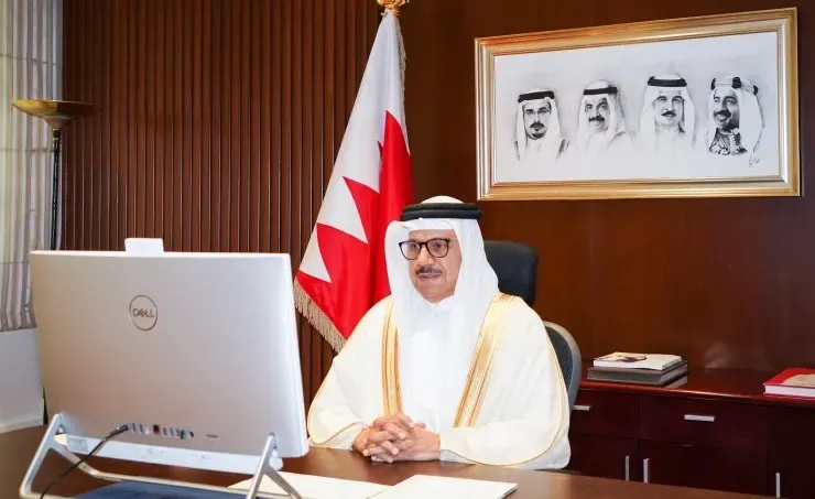 وزير الخارجية يتسلم نسخاً من أوراق اعتماد سفراء معينين