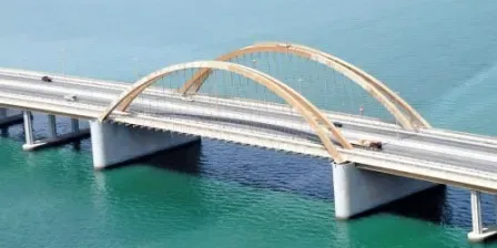 زيادة في الحركة المرورية على الجسر