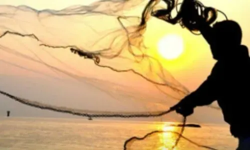النيابة العامة توجه تهماً لأربعة هنود وأربعة بحرينيين بسبب الصيد غير القانوني