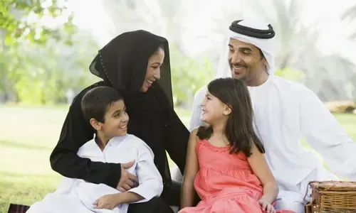 العمل يلعب دور الشرير في حياة العائلات الخليجية