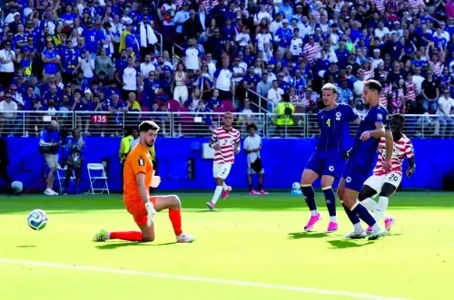 بالوغون يسجل ويُطرد في فوز الولايات المتحدة على البوسنة 2-0