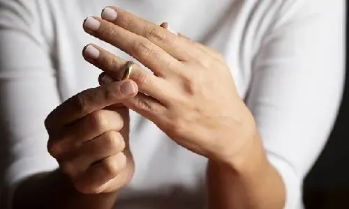 محكمة بحرينية تقضي بخلع زوجة بعد دفعها 23 فلساً