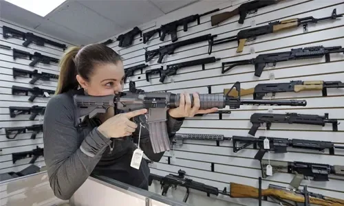 الجمعة السوداء: 200 ألف شخص حاولوا شراء أسلحة