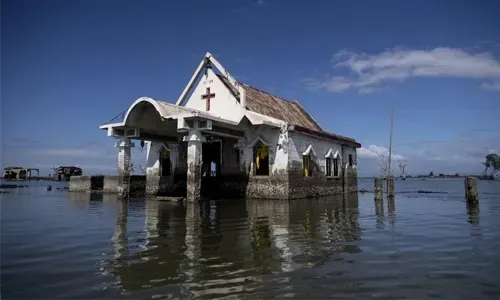 Philippine cities facing ‘slow-motion disaster’