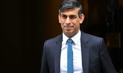 سوناك يقترب من الذكرى السنوية الأولى لرئاسة وزراء بريطانيا وسط تحديات كبيرة