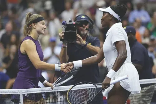 Alcaraz impresses as Venus bows out