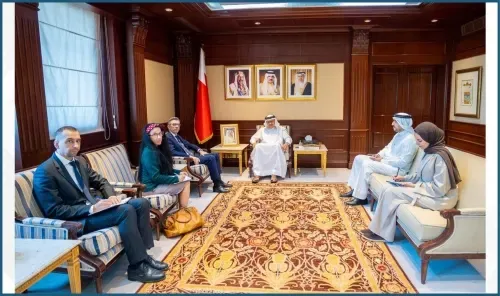 وزير الخارجية البحريني يلتقي السفير الفرنسي في المنامة