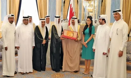 PM praises Bahraini, GCC artists