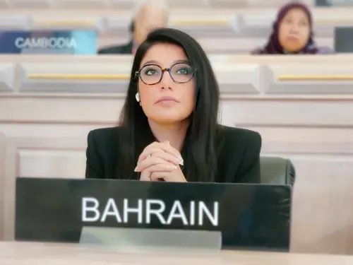 مبادرات البحرين تعزز الديمقراطية وحقوق الإنسان