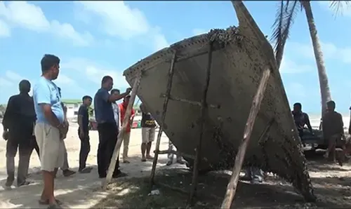 العثور على حطام طائرة مشتبه به يعود للرحلة MH370 على شاطئ في تايلاند