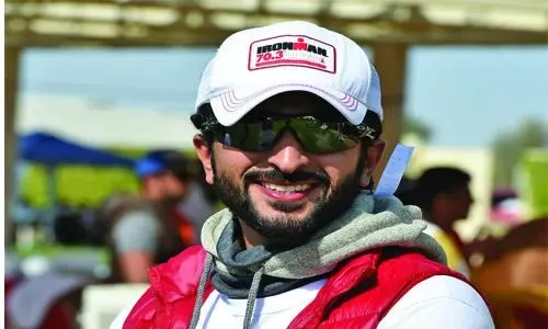 الشيخ ناصر يحضر سباق دبي للقدرة