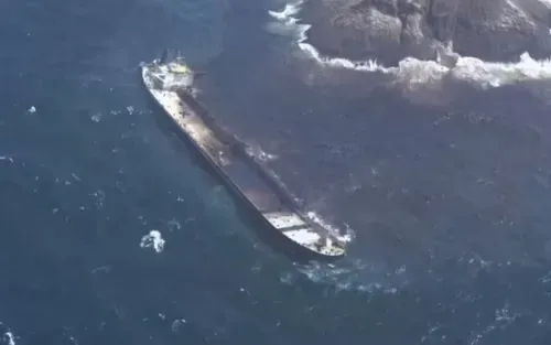 Oman says tanker salvage, oil spill clean-up hampered by weather and technical challenges