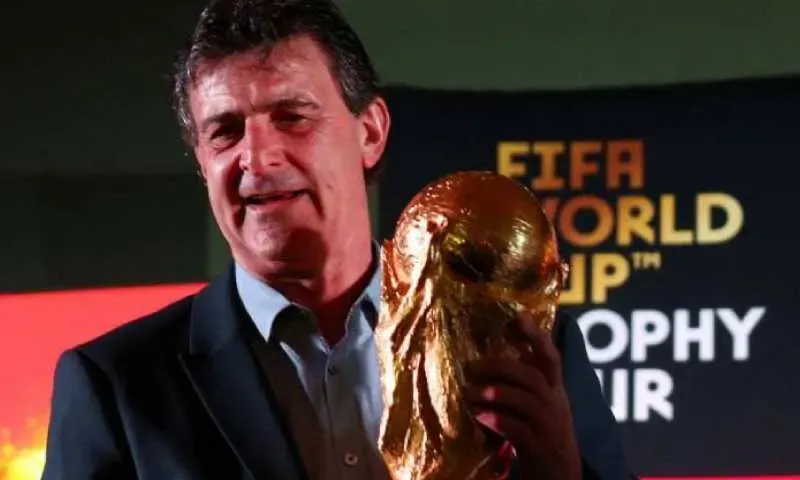 كيمبس ينضم إلى مارادونا في عرض تدريب المنتخب الأرجنتيني