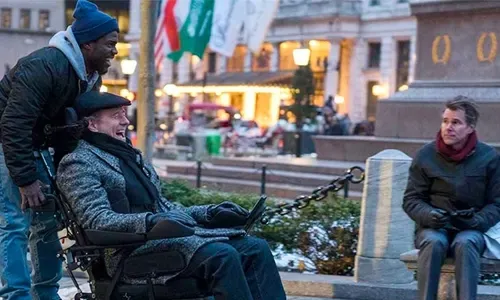 برايان كرانستون وكيفن هارت يضفيان طابعاً مميزاً على فيلم الدراما والكوميديا "The Upside"