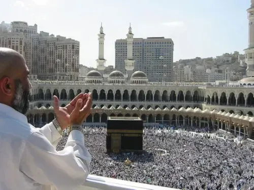 Saudi Arabia to resume the Umrah pilgrimage starting tonight