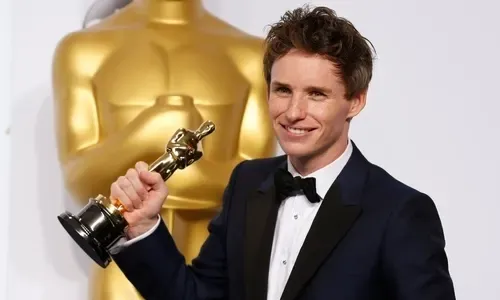 My wife is the most extraordinary being: Eddie Redmayne