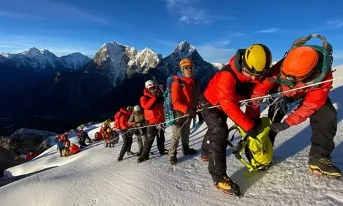 Bahrain Royal Guard team reach Mt Manaslu camp