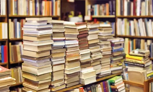 حملة لجمع الكتب المستعملة بهدف الحفاظ على الأشجار