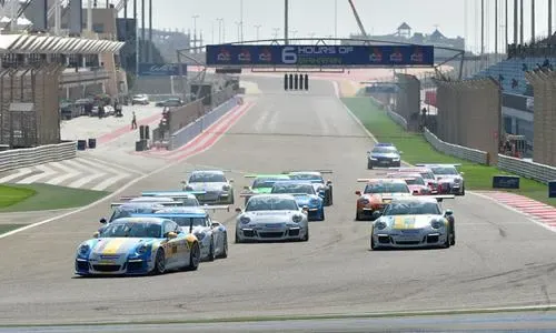 Schmidt caps a perfect start in Porsche GT3