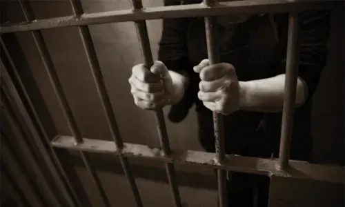المحكمة تؤجل محاكمة 138 متهماً في قضية إرهابية