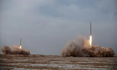 إيران تطلق صواريخ بعيدة المدى