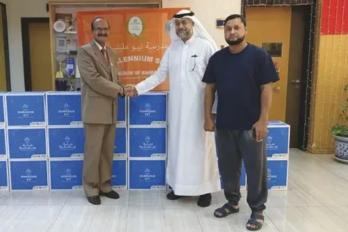 طلاب مدرسة الألفية الجديدة في البحرين يترجمون روح رمضان إلى عمل