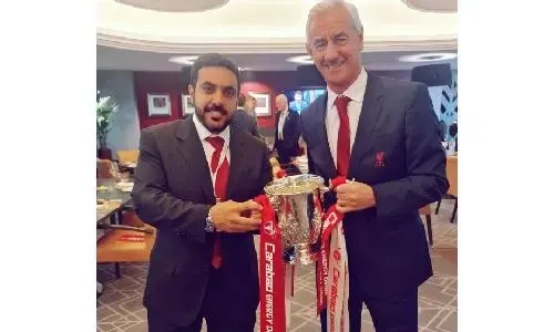 الشيخ أحمد يزور نادي ليفربول ويلتقي بأساطير النادي