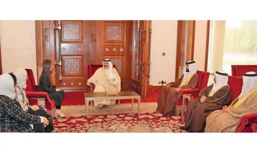 جلالة الملك يؤكد مواصلة مسيرة التحديث والتطوير في البحرين