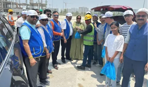 ICRF distributes refreshments and food at Marassi worksite