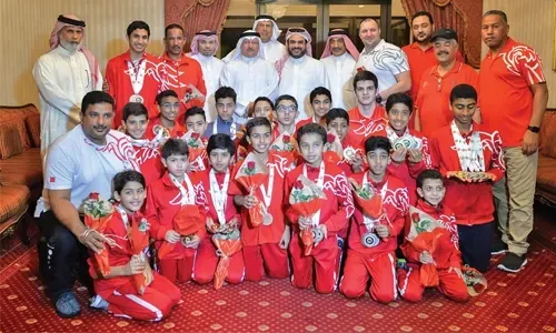 البحرين تحصد 48 ميدالية في السباحة