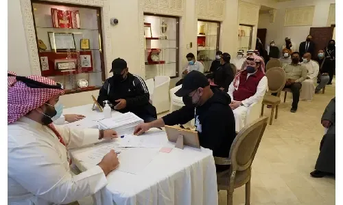 وزارة الإسكان توزع وحدات سكنية في شرق سترة وشرق الحد